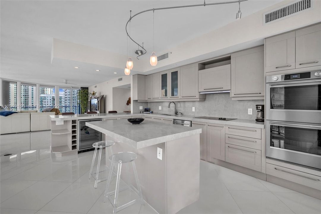 В аренду: $12,500 (3 спален, 3 ванн, 2726 Квадратных фут)