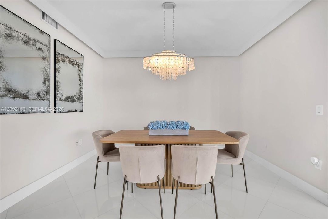 В аренду: $12,500 (3 спален, 3 ванн, 2726 Квадратных фут)