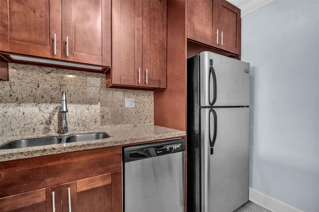 На продажу: $324,999 (1 спален, 1 ванн, 870 Квадратных фут)