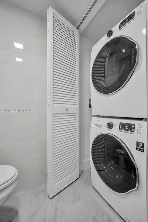 На продажу: $324,999 (1 спален, 1 ванн, 870 Квадратных фут)