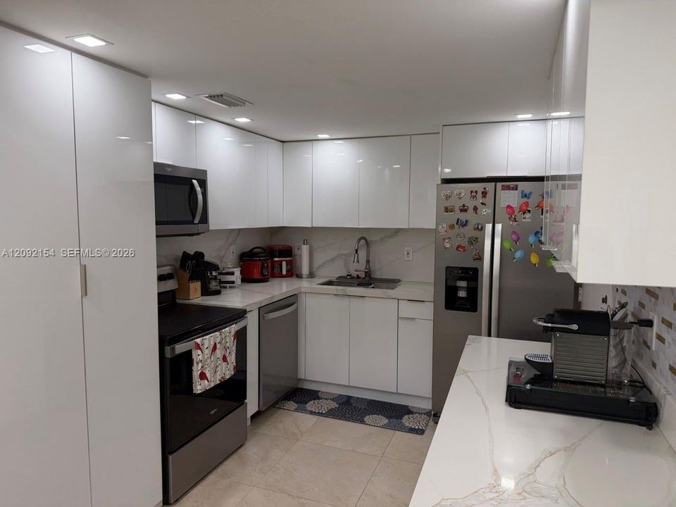 En Renta: $5,475 (2 camas, 2 baños, 1048 Pies cuadrados)