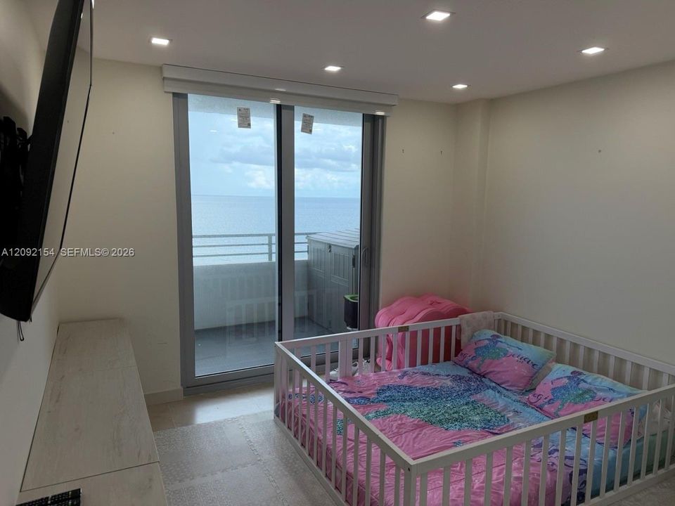 En Renta: $5,475 (2 camas, 2 baños, 1048 Pies cuadrados)