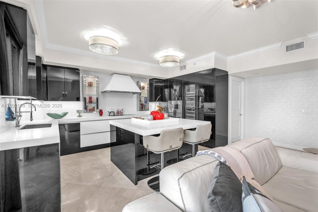 For Sale: $1,795,000 (2 beds, 2 baths, 2141 Square Feet)