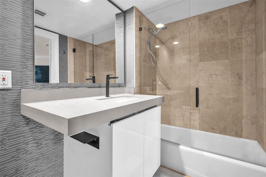 For Sale: $1,795,000 (2 beds, 2 baths, 2141 Square Feet)