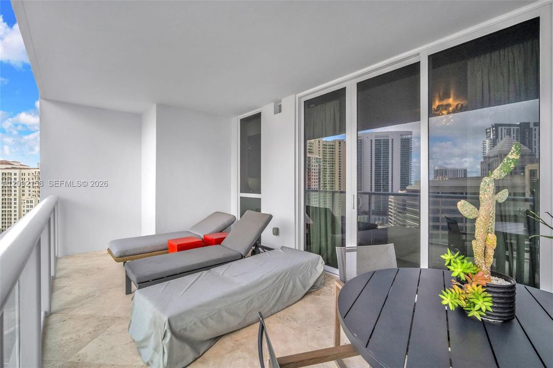 For Sale: $1,795,000 (2 beds, 2 baths, 2141 Square Feet)