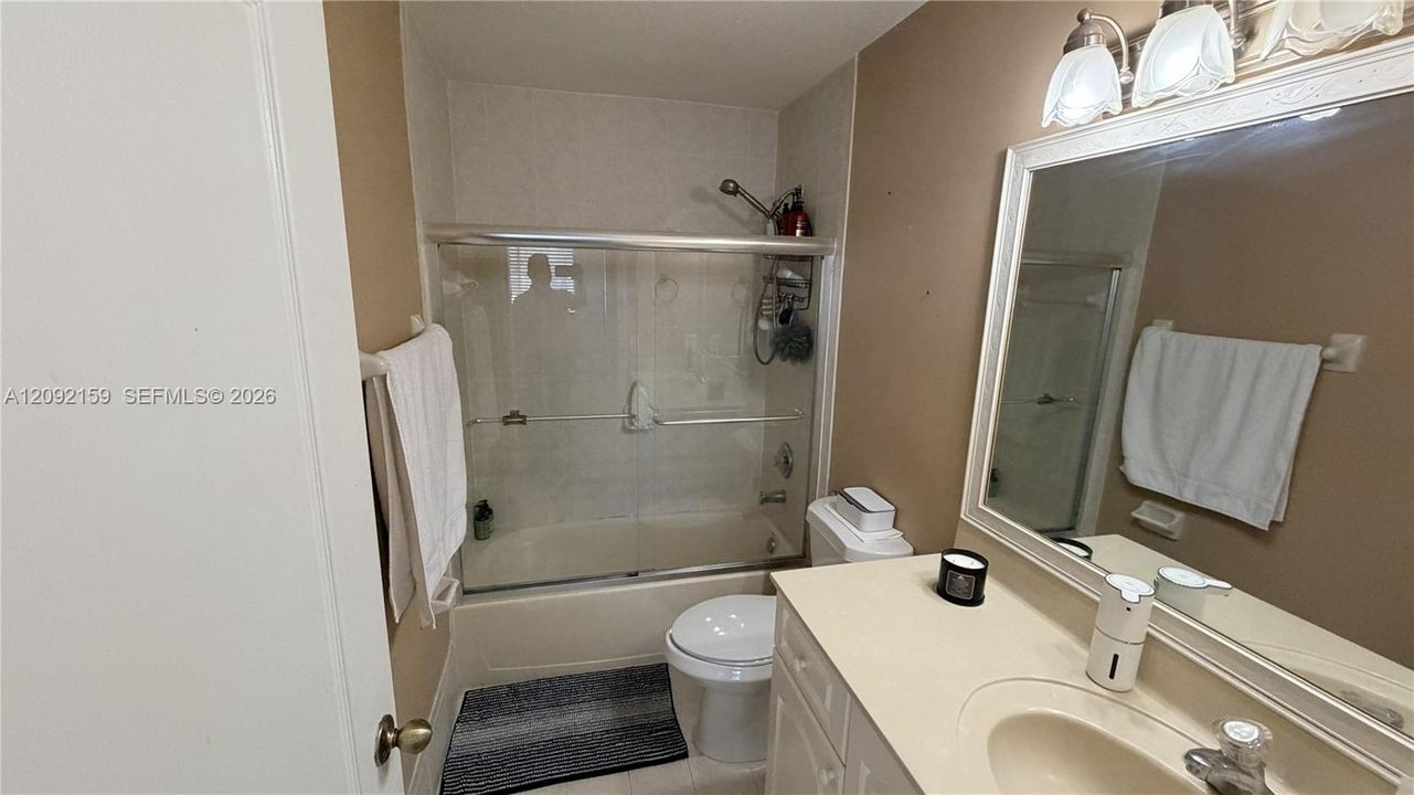 En Venta: $309,100 (4 camas, 3 baños, 1500 Pies cuadrados)