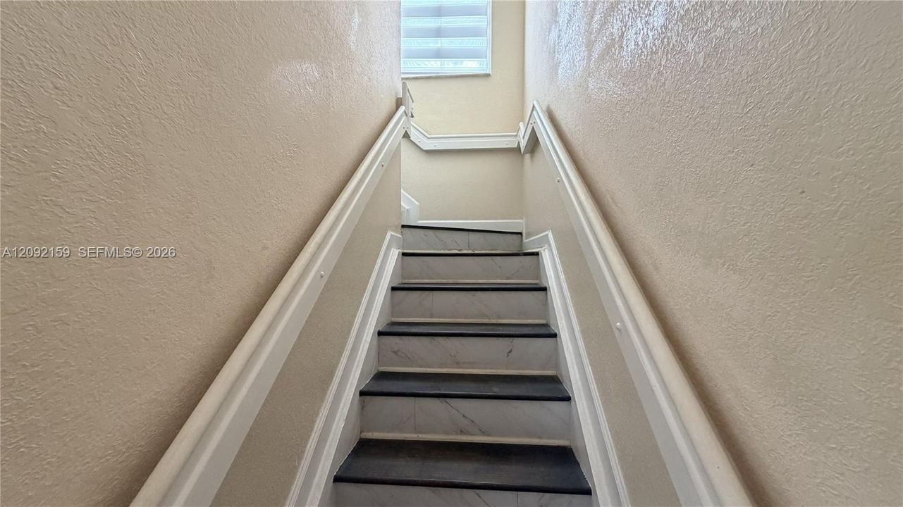 En Venta: $309,100 (4 camas, 3 baños, 1500 Pies cuadrados)
