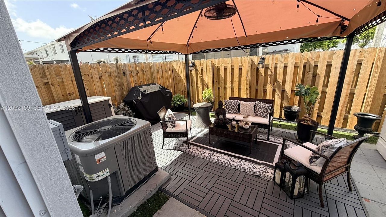 En Venta: $309,100 (4 camas, 3 baños, 1500 Pies cuadrados)