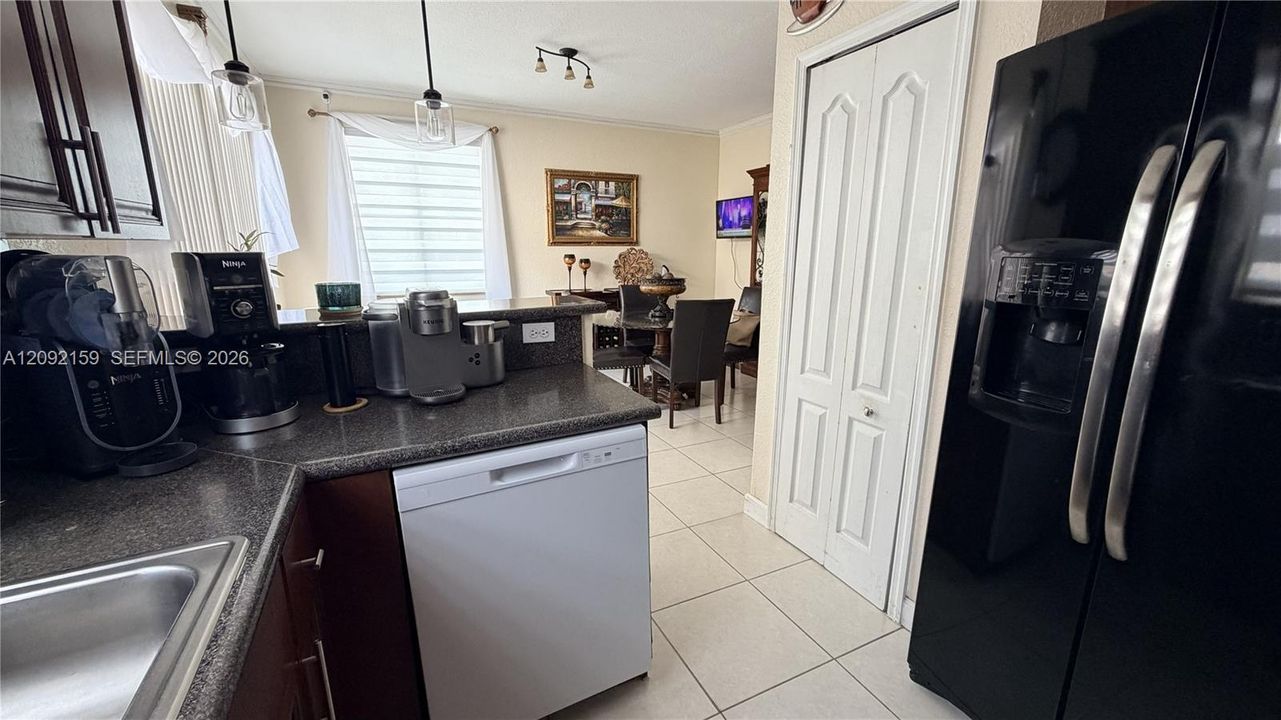 En Venta: $309,100 (4 camas, 3 baños, 1500 Pies cuadrados)