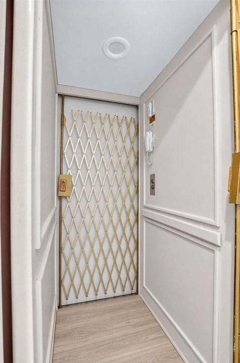 IN-UNIT ELEVATOR TO MAIN LIVING AREA