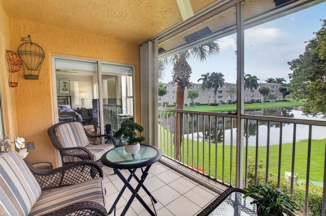 SCREENED-IN LANAI