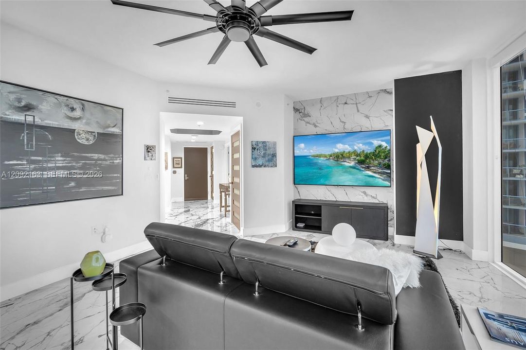 For Sale: $1,295,000 (2 beds, 2 baths, 1522 Square Feet)