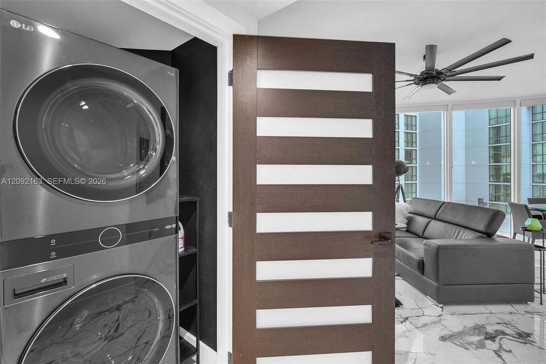 For Sale: $1,295,000 (2 beds, 2 baths, 1522 Square Feet)