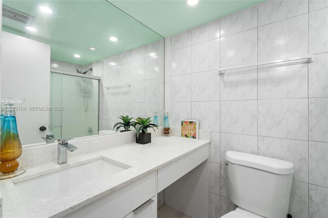 For Rent: $1,899 (1 beds, 1 baths, 550 Square Feet)