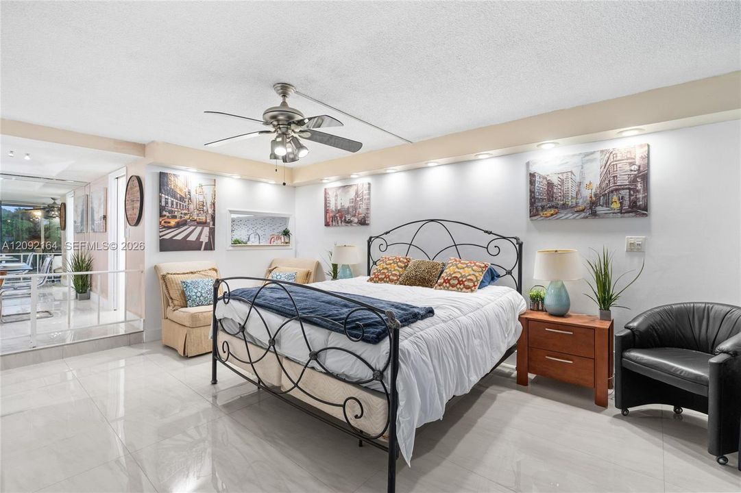 For Rent: $1,899 (1 beds, 1 baths, 550 Square Feet)