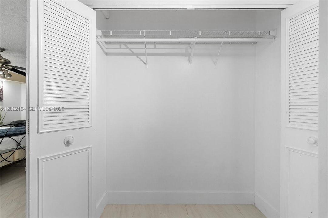 For Rent: $1,899 (1 beds, 1 baths, 550 Square Feet)