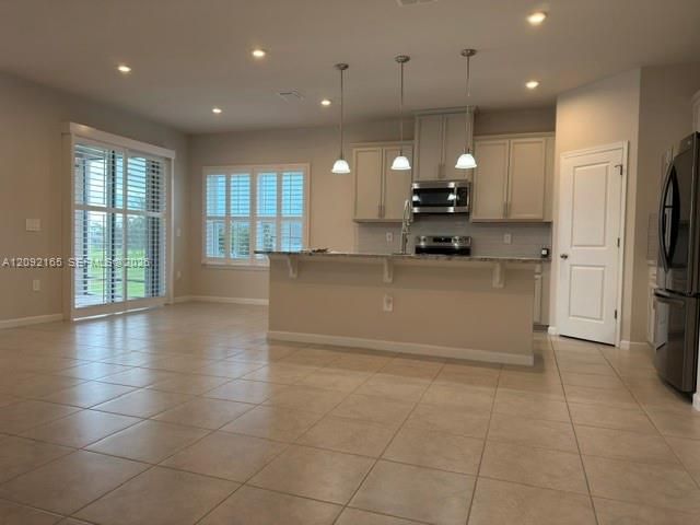 En Venta: $434,990 (4 camas, 2 baños, 2017 Pies cuadrados)