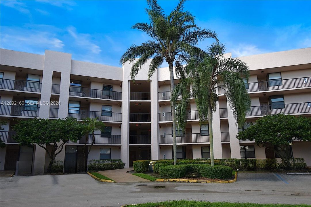 For Sale: $125,000 (2 beds, 2 baths, 1050 Square Feet)