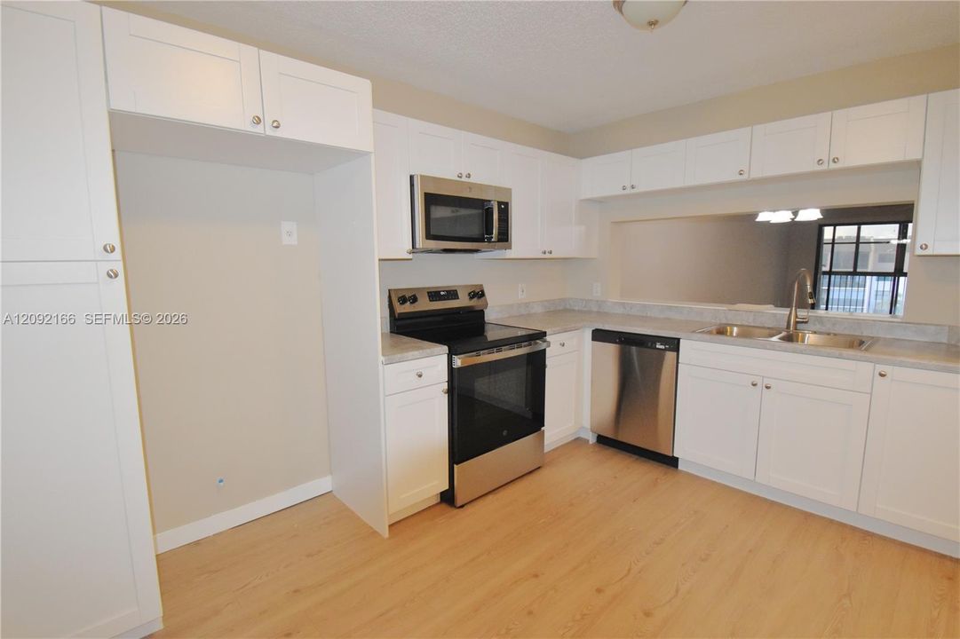 For Sale: $125,000 (2 beds, 2 baths, 1050 Square Feet)