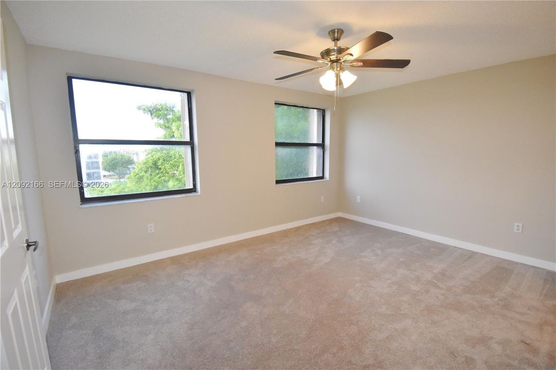 For Sale: $125,000 (2 beds, 2 baths, 1050 Square Feet)