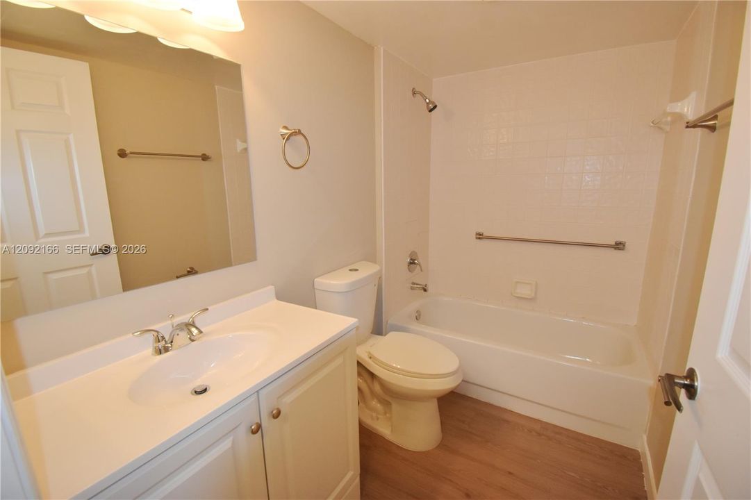 For Sale: $125,000 (2 beds, 2 baths, 1050 Square Feet)