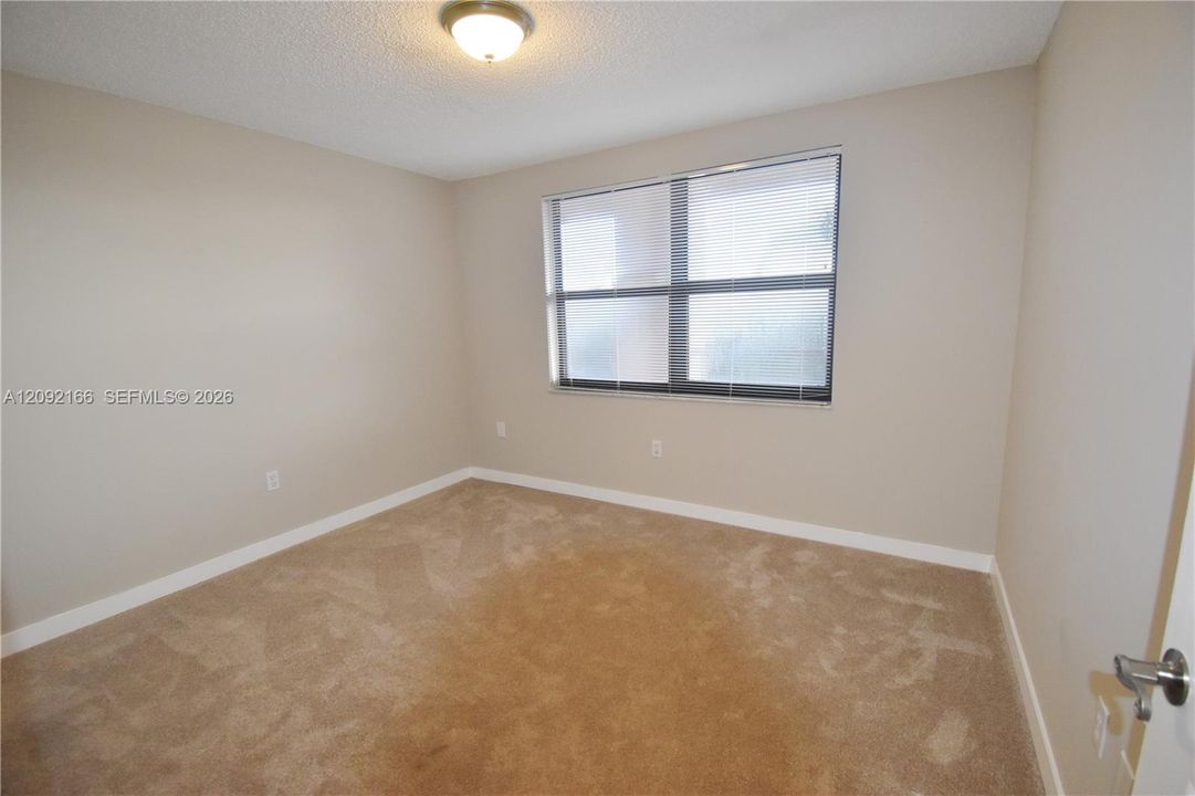 For Sale: $125,000 (2 beds, 2 baths, 1050 Square Feet)