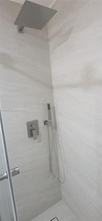 Active With Contract: $2,675 (3 beds, 2 baths, 1638 Square Feet)