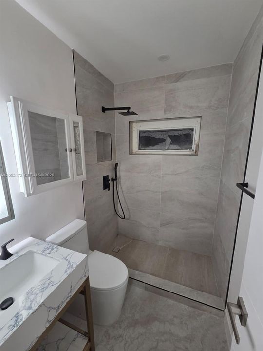 В аренду: $2,200 (2 спален, 1 ванн, 795 Квадратных фут)
