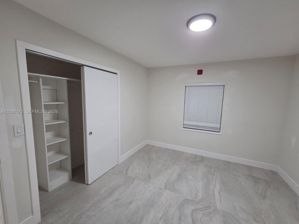 В аренду: $2,200 (2 спален, 1 ванн, 795 Квадратных фут)