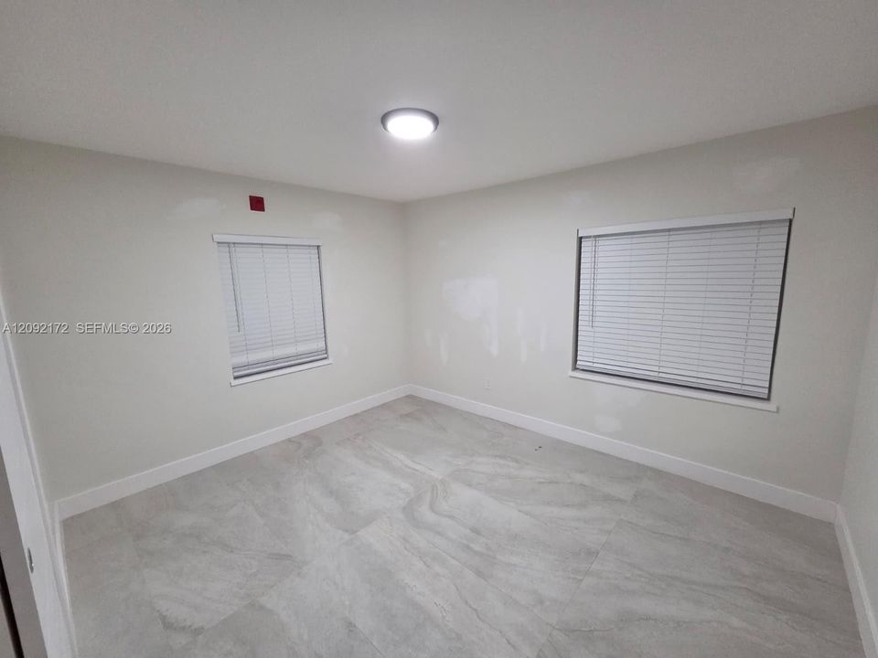 В аренду: $2,200 (2 спален, 1 ванн, 795 Квадратных фут)