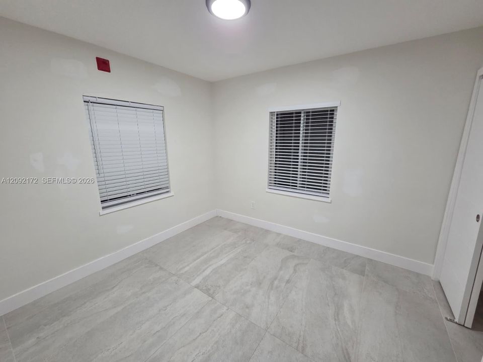 В аренду: $2,200 (2 спален, 1 ванн, 795 Квадратных фут)
