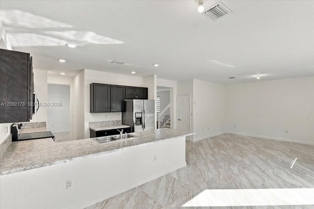For Rent: $6,000 (5 beds, 4 baths, 2833 Square Feet)