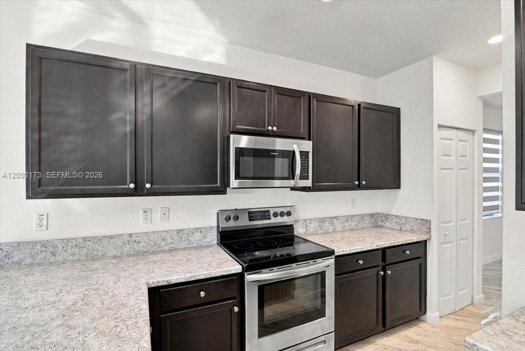 For Rent: $6,000 (5 beds, 4 baths, 2833 Square Feet)