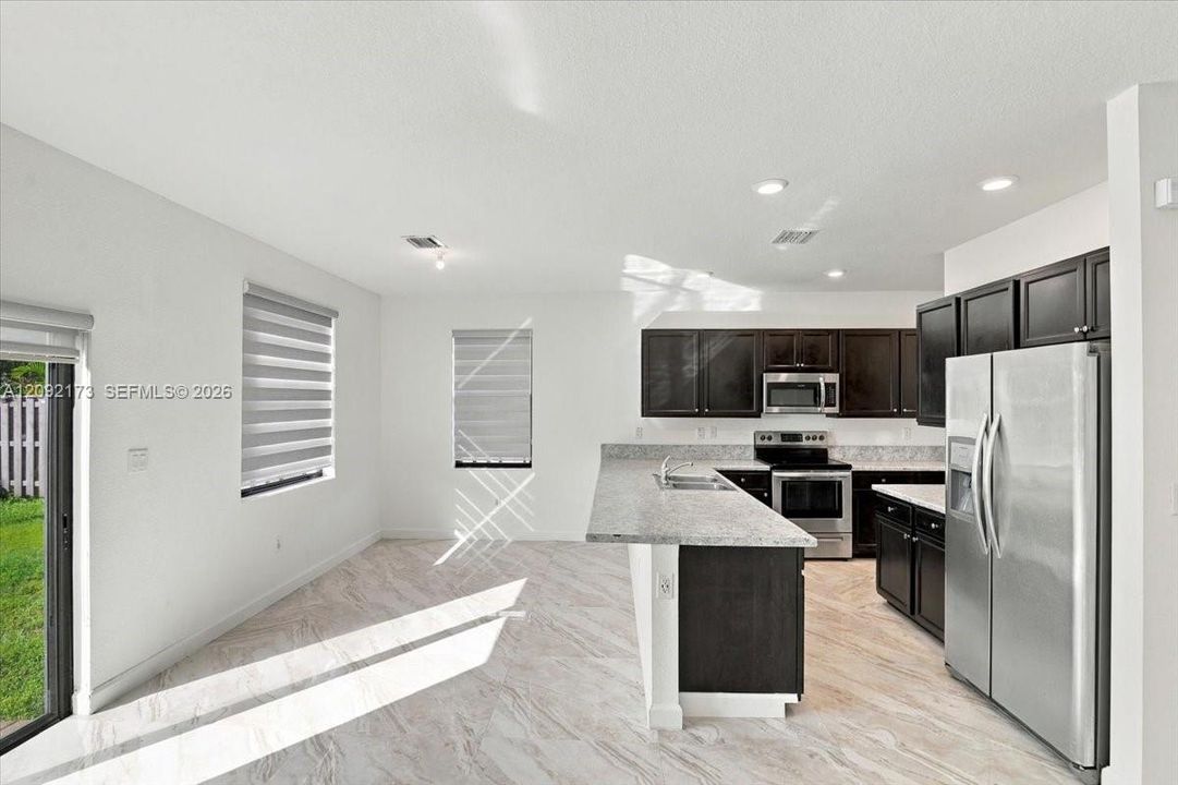 For Rent: $6,000 (5 beds, 4 baths, 2833 Square Feet)