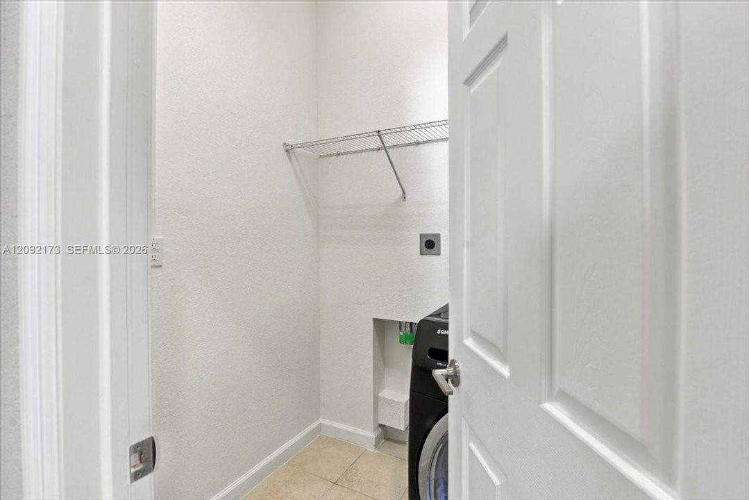 For Rent: $6,000 (5 beds, 4 baths, 2833 Square Feet)