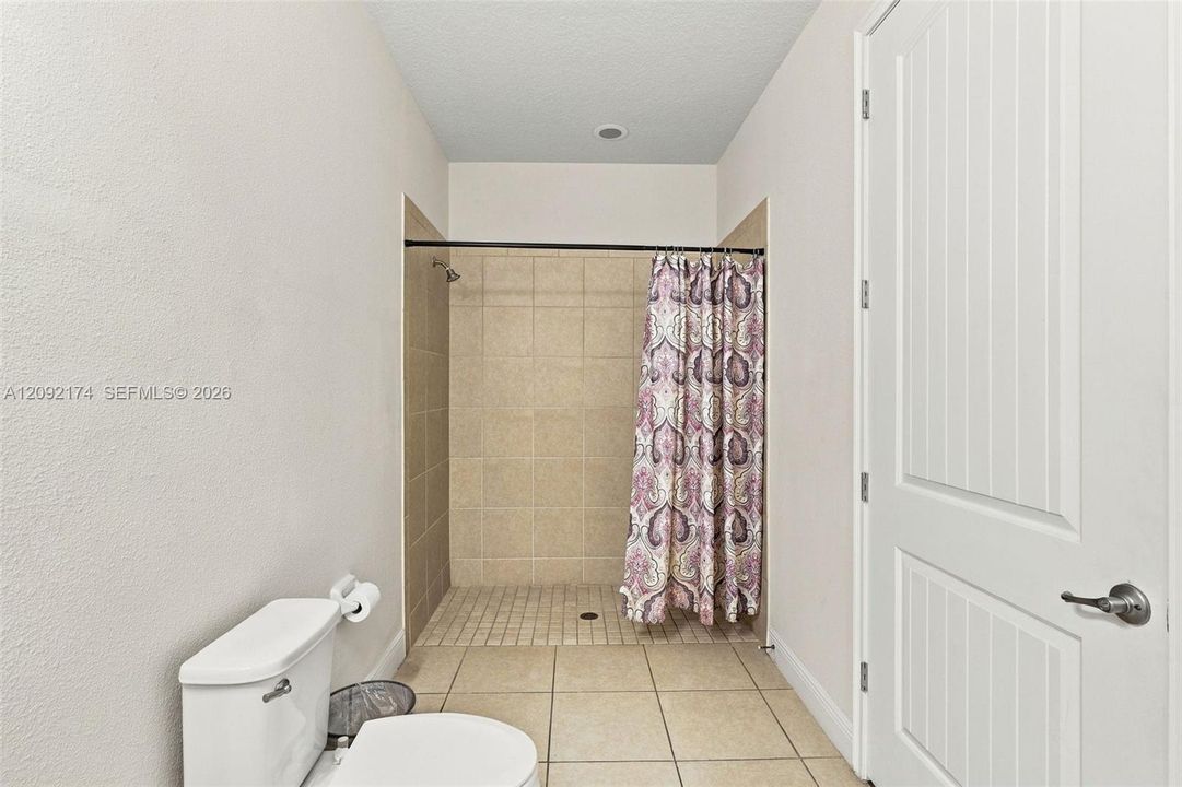 En Venta: $818,000 (8 camas, 8 baños, 4057 Pies cuadrados)