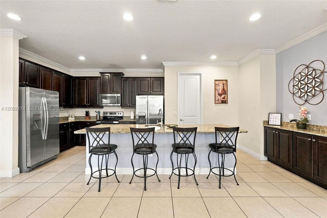 En Venta: $818,000 (8 camas, 8 baños, 4057 Pies cuadrados)
