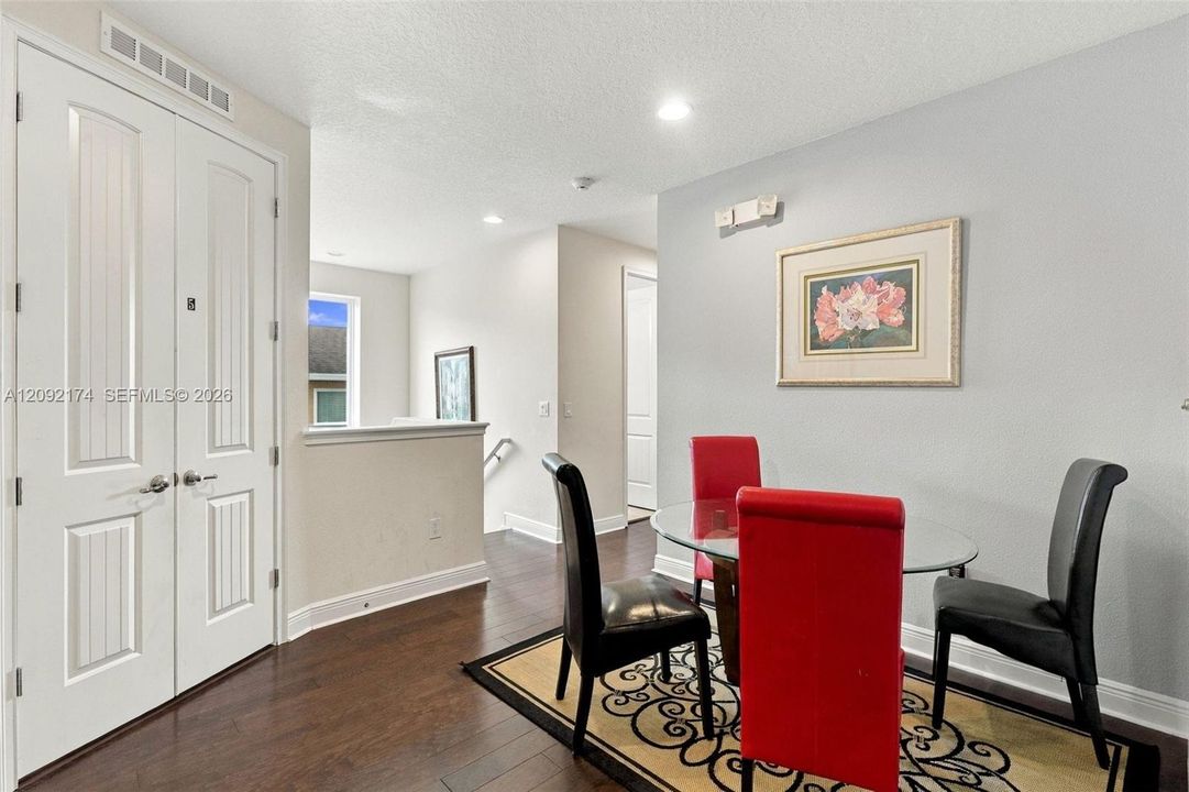 En Venta: $818,000 (8 camas, 8 baños, 4057 Pies cuadrados)