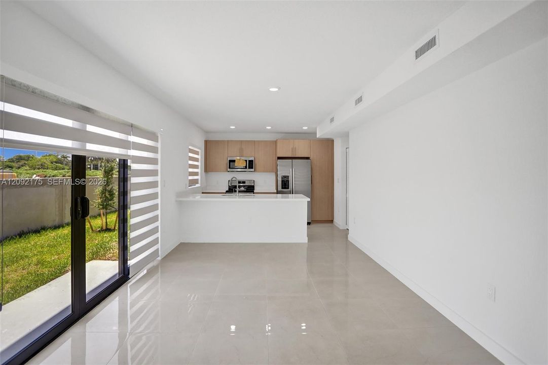 В аренду: $3,450 (5 спален, 4 ванн, 2281 Квадратных фут)