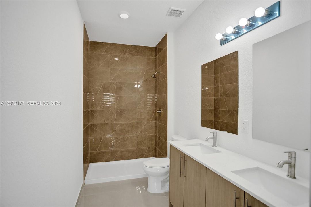 В аренду: $3,450 (5 спален, 4 ванн, 2281 Квадратных фут)