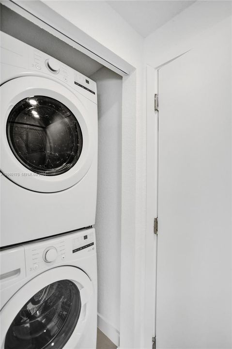 В аренду: $3,450 (5 спален, 4 ванн, 2281 Квадратных фут)