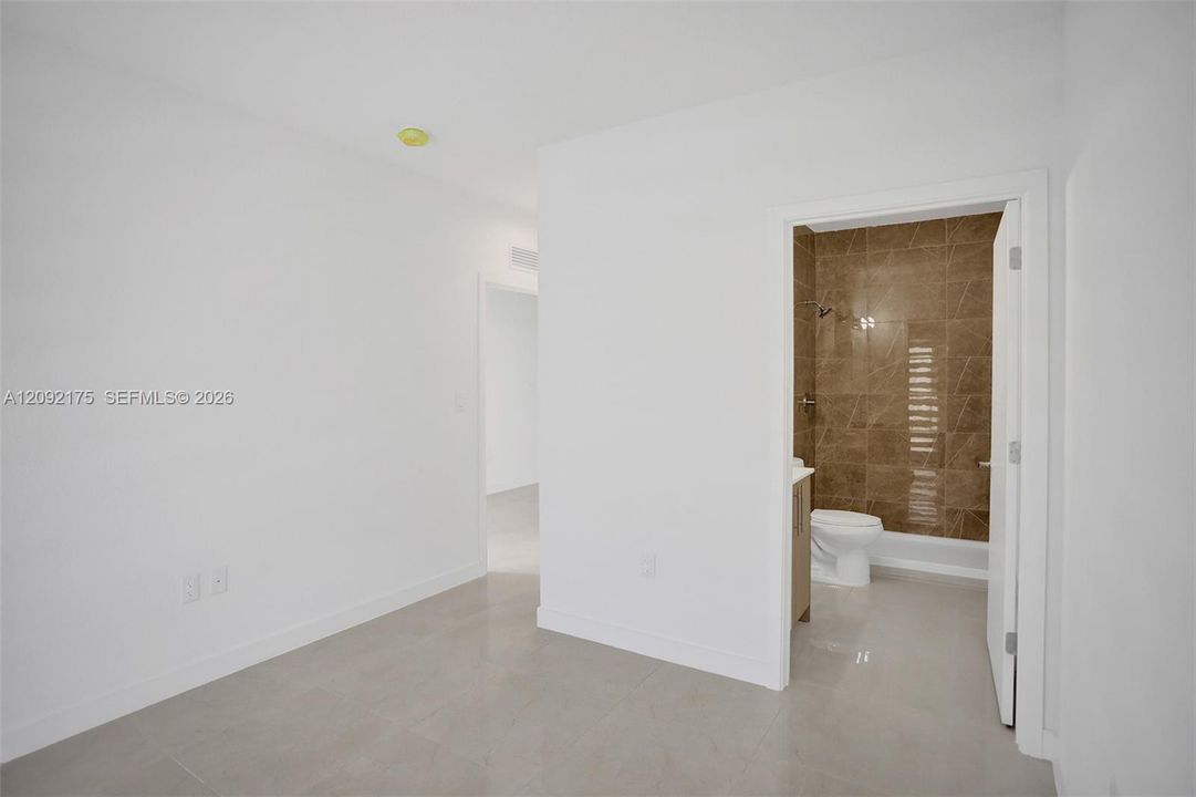 В аренду: $3,450 (5 спален, 4 ванн, 2281 Квадратных фут)