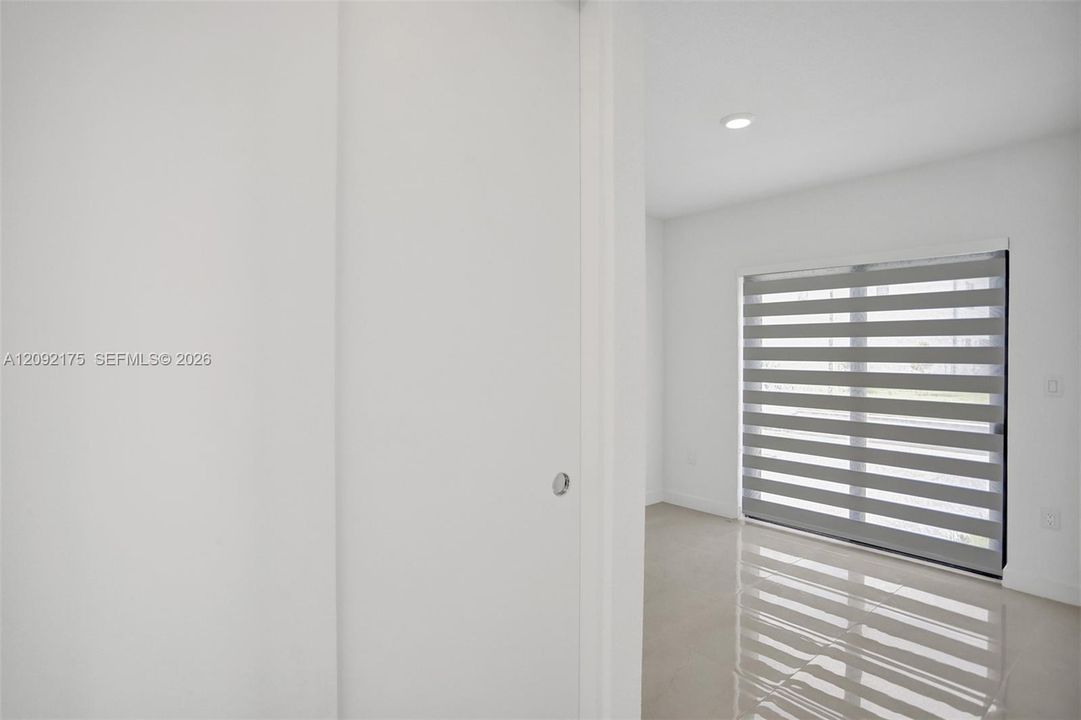 В аренду: $3,450 (5 спален, 4 ванн, 2281 Квадратных фут)