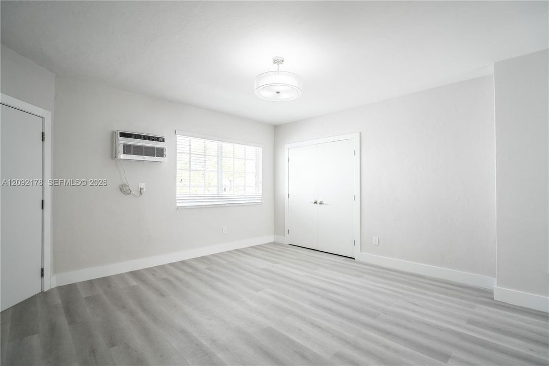 В аренду: $2,300 (1 спален, 1 ванн, 500 Квадратных фут)