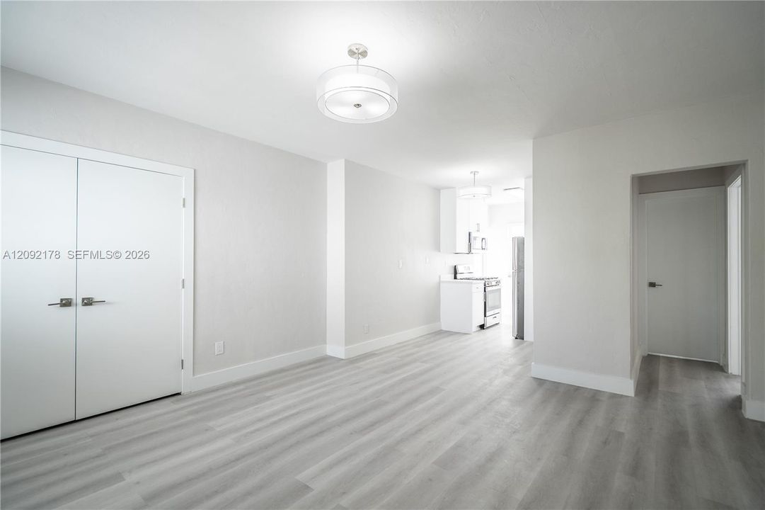 В аренду: $2,300 (1 спален, 1 ванн, 500 Квадратных фут)
