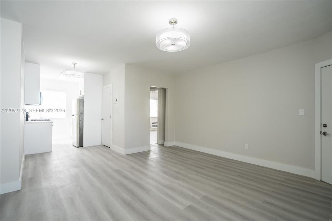 В аренду: $2,300 (1 спален, 1 ванн, 500 Квадратных фут)