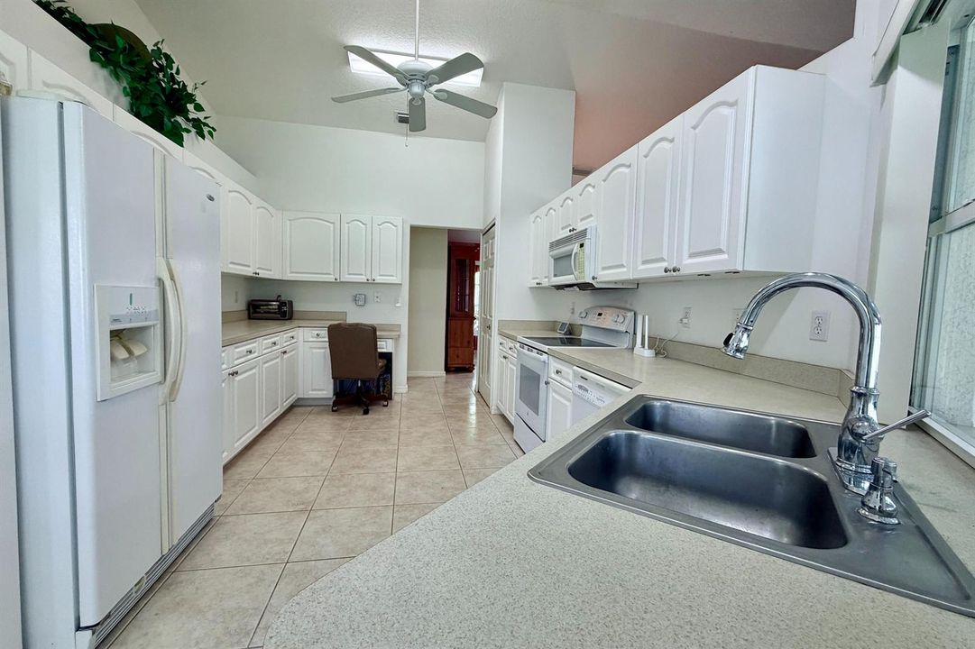 173 Easy Street - 4 of 37