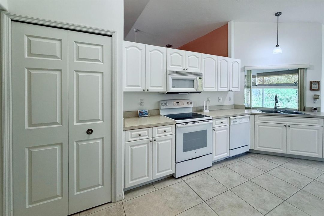 173 Easy Street - 6 of 37