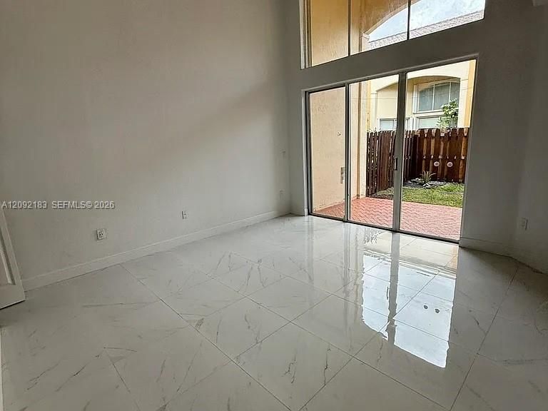 В аренду: $4,350 (3 спален, 2 ванн, 2226 Квадратных фут)