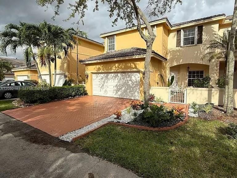 В аренду: $4,350 (3 спален, 2 ванн, 2226 Квадратных фут)